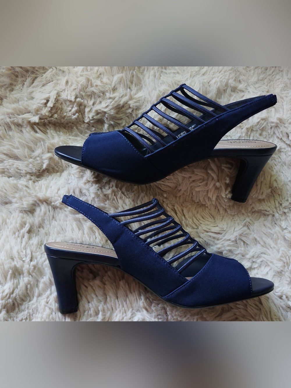 East 5 th Women's Navy Slingback Strappy Mid-Heel Sandals Size 7